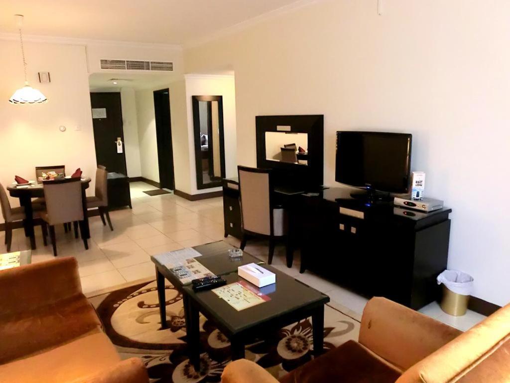 Deebaj Al Khabisi Plaza Aparthotel Dubai Exterior photo